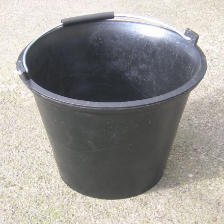 3 LITRE FEED BUCKET