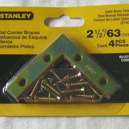 4 PACK STANLEY FLAT CORNER BRACES 2 1/2" + FIXINGS