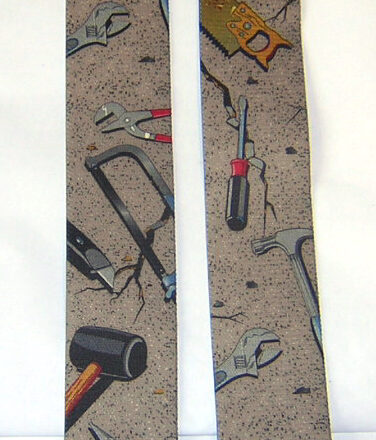 MENS BRACES HAND TOOLS ON CREAM