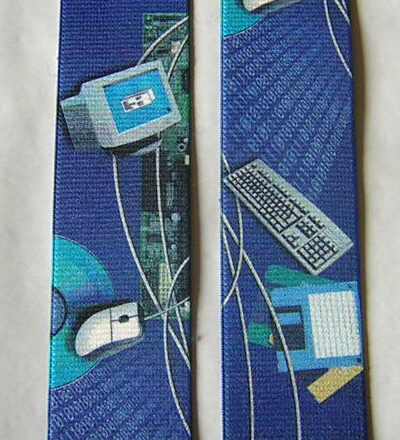 MENS BRACES COMPUTER PC ON BLUE