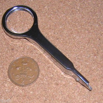 MAGNIFYING GLASS AND TWEEZER MAGNIFIER
