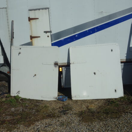 HORSEBOX RAMP GATES WITH HINGES